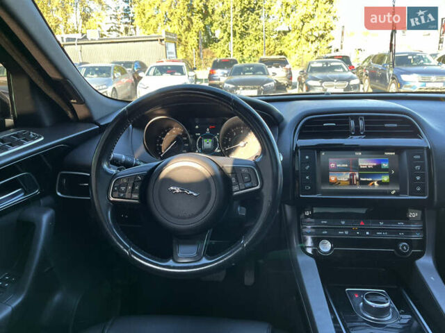 Синий Ягуар Ф-Пейс, объемом двигателя 2 л и пробегом 88 тыс. км за 17800 $, фото 17 на Automoto.ua