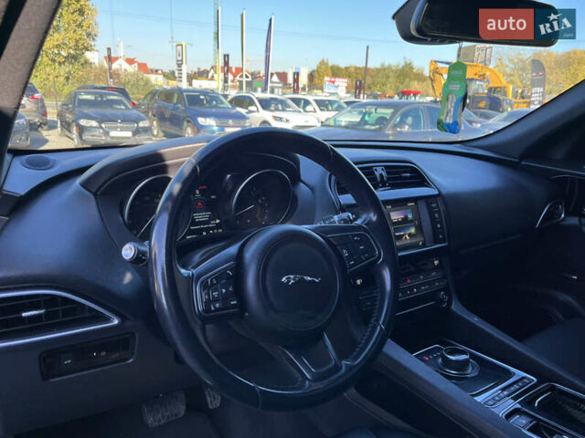 Синий Ягуар Ф-Пейс, объемом двигателя 2 л и пробегом 88 тыс. км за 17800 $, фото 16 на Automoto.ua