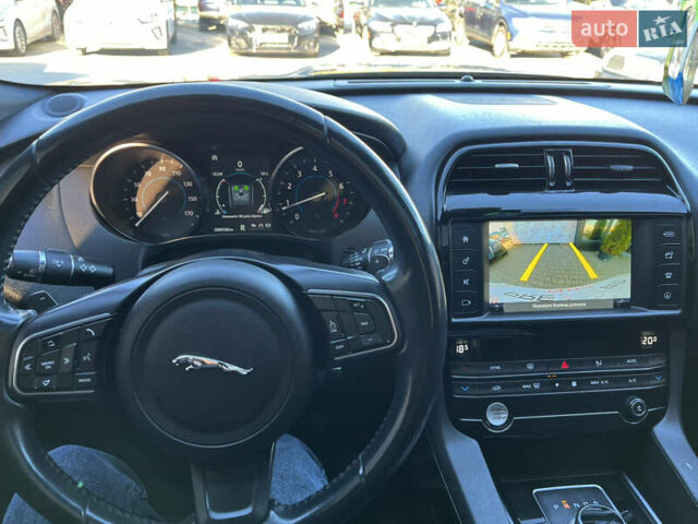 Синий Ягуар Ф-Пейс, объемом двигателя 2 л и пробегом 88 тыс. км за 17800 $, фото 30 на Automoto.ua