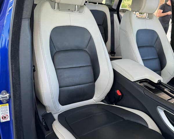 Синій Ягуар Ф-Пейс, об'ємом двигуна 3 л та пробігом 69 тис. км за 29000 $, фото 34 на Automoto.ua