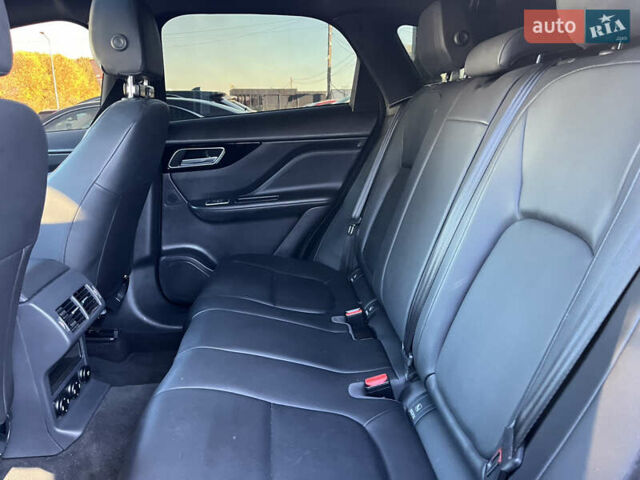 Синий Ягуар Ф-Пейс, объемом двигателя 2 л и пробегом 88 тыс. км за 17800 $, фото 21 на Automoto.ua