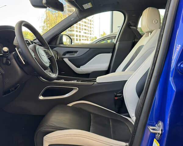 Синій Ягуар Ф-Пейс, об'ємом двигуна 3 л та пробігом 69 тис. км за 29000 $, фото 18 на Automoto.ua