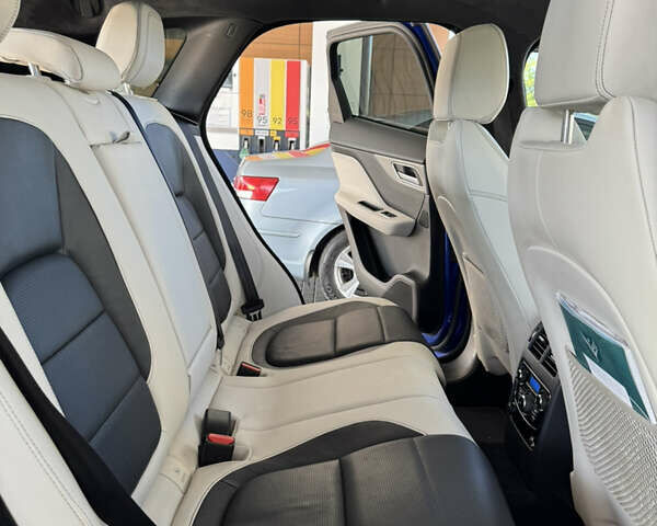 Синій Ягуар Ф-Пейс, об'ємом двигуна 3 л та пробігом 69 тис. км за 29000 $, фото 30 на Automoto.ua