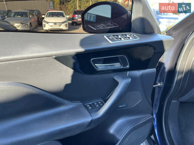 Синий Ягуар Ф-Пейс, объемом двигателя 2 л и пробегом 88 тыс. км за 17800 $, фото 12 на Automoto.ua