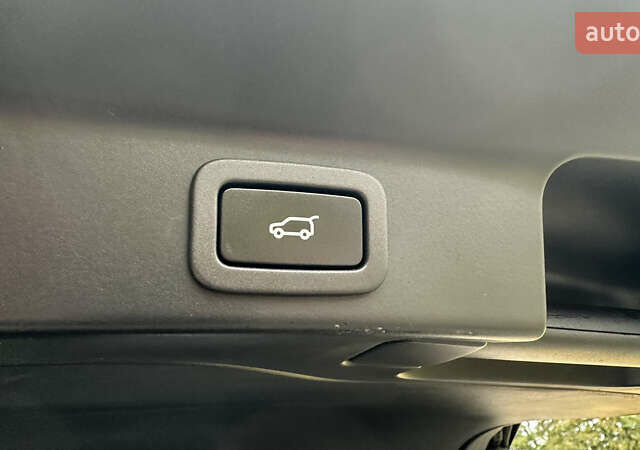 Ягуар Ф-Пейс 2018 у Дубно на Automoto.ua Синій Ягуар Ф-Пейс, об'ємом двигуна 2 л та пробігом 140 тис. км за 16999 $, фото 18 на Automoto.ua