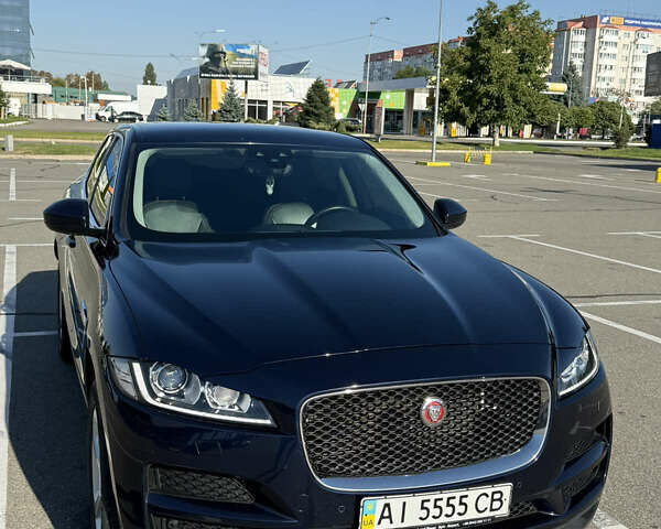 Синій Ягуар Ф-Пейс, об'ємом двигуна 2 л та пробігом 96 тис. км за 32000 $, фото 1 на Automoto.ua