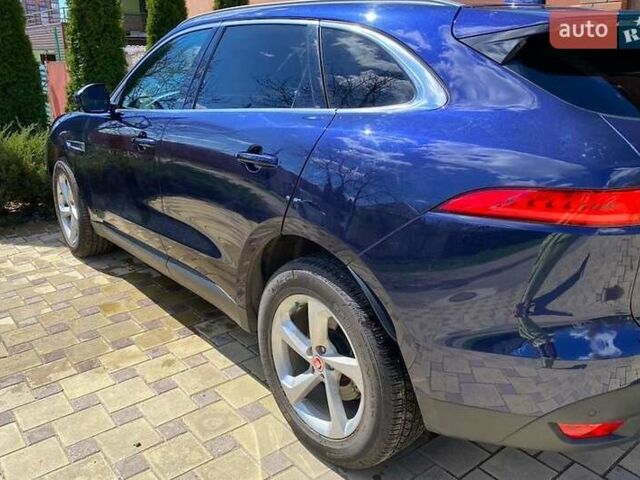 Синий Ягуар Ф-Пейс, объемом двигателя 2 л и пробегом 22 тыс. км за 15800 $, фото 1 на Automoto.ua