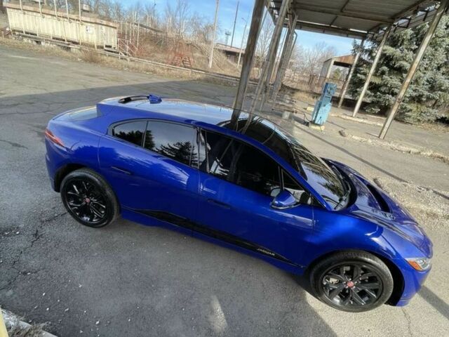 Синий Ягуар Ф-Пейс, объемом двигателя 0 л и пробегом 57 тыс. км за 34000 $, фото 3 на Automoto.ua