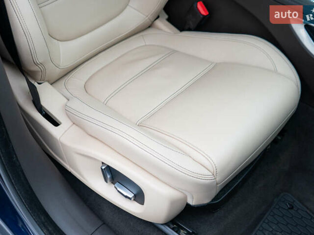 Синий Ягуар Ф-Пейс, объемом двигателя 2 л и пробегом 97 тыс. км за 26900 $, фото 41 на Automoto.ua