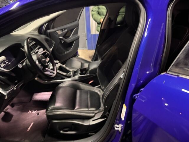 Синий Ягуар Ф-Пейс, объемом двигателя 0 л и пробегом 57 тыс. км за 34000 $, фото 7 на Automoto.ua