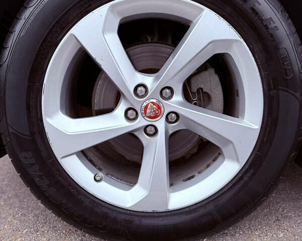 Ягуар Ф-Пейс 2020 у Києві на Automoto.ua Синій Ягуар Ф-Пейс, об'ємом двигуна 2 л та пробігом 45 тис. км за 35300 $, фото 2 на Automoto.ua