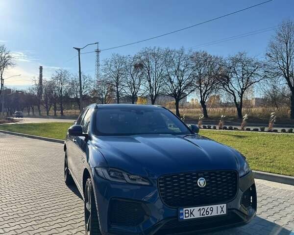 Синий Ягуар Ф-Пейс, объемом двигателя 2 л и пробегом 60 тыс. км за 32000 $, фото 2 на Automoto.ua