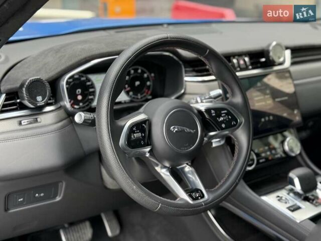 Синій Ягуар Ф-Пейс, об'ємом двигуна 5 л та пробігом 45 тис. км за 75500 $, фото 23 на Automoto.ua