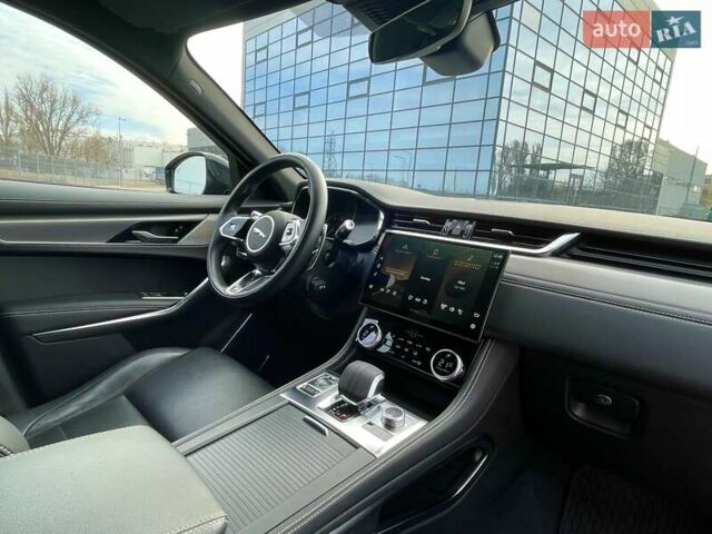 Синий Ягуар Ф-Пейс, объемом двигателя 2 л и пробегом 48 тыс. км за 44500 $, фото 17 на Automoto.ua
