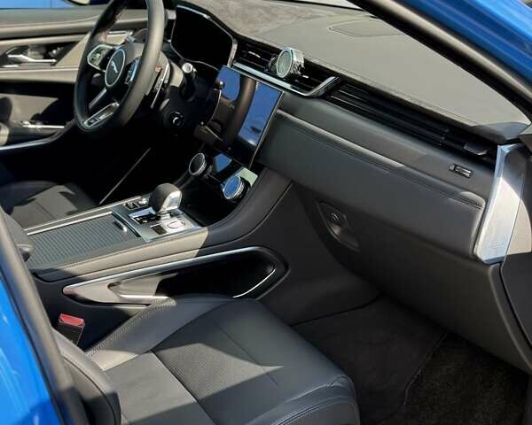 Синій Ягуар Ф-Пейс, об'ємом двигуна 5 л та пробігом 45 тис. км за 75500 $, фото 37 на Automoto.ua