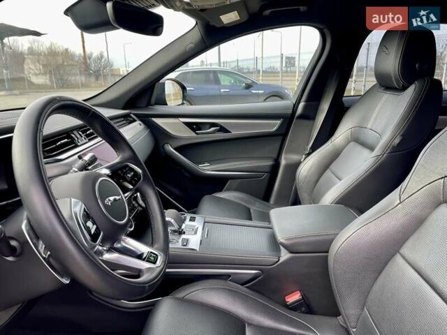 Синий Ягуар Ф-Пейс, объемом двигателя 2 л и пробегом 48 тыс. км за 44500 $, фото 9 на Automoto.ua