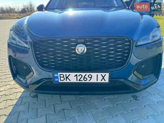 Синий Ягуар Ф-Пейс, объемом двигателя 2 л и пробегом 60 тыс. км за 32000 $, фото 3 на Automoto.ua