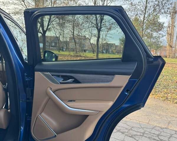 Синій Ягуар Ф-Пейс, об'ємом двигуна 2 л та пробігом 61 тис. км за 32000 $, фото 37 на Automoto.ua