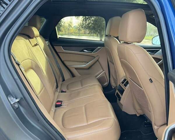 Синій Ягуар Ф-Пейс, об'ємом двигуна 2 л та пробігом 61 тис. км за 32000 $, фото 21 на Automoto.ua