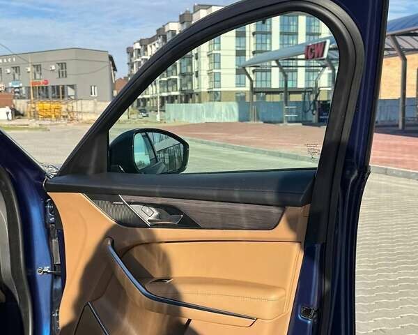 Синий Ягуар Ф-Пейс, объемом двигателя 2 л и пробегом 60 тыс. км за 32000 $, фото 25 на Automoto.ua