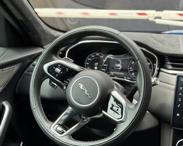 Синій Ягуар Ф-Пейс, об'ємом двигуна 5 л та пробігом 45 тис. км за 75500 $, фото 32 на Automoto.ua