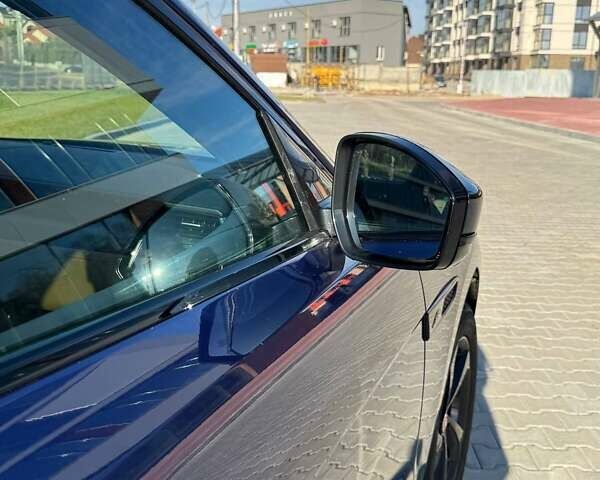 Синий Ягуар Ф-Пейс, объемом двигателя 2 л и пробегом 60 тыс. км за 32000 $, фото 8 на Automoto.ua