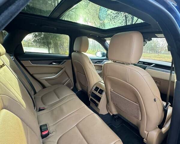 Синій Ягуар Ф-Пейс, об'ємом двигуна 2 л та пробігом 61 тис. км за 32000 $, фото 23 на Automoto.ua