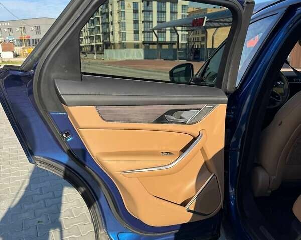 Синий Ягуар Ф-Пейс, объемом двигателя 2 л и пробегом 60 тыс. км за 32000 $, фото 24 на Automoto.ua