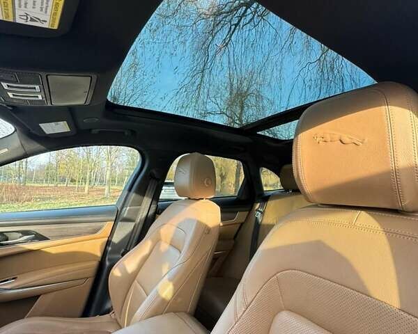 Синій Ягуар Ф-Пейс, об'ємом двигуна 2 л та пробігом 61 тис. км за 32000 $, фото 19 на Automoto.ua