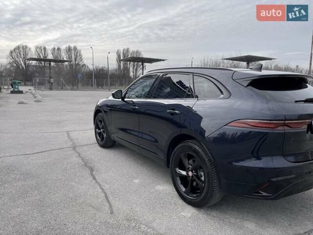 Синий Ягуар Ф-Пейс, объемом двигателя 2 л и пробегом 48 тыс. км за 44500 $, фото 10 на Automoto.ua