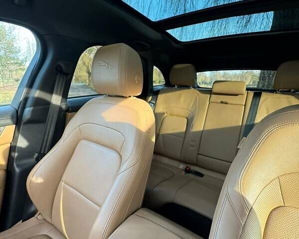 Синій Ягуар Ф-Пейс, об'ємом двигуна 2 л та пробігом 61 тис. км за 32000 $, фото 18 на Automoto.ua