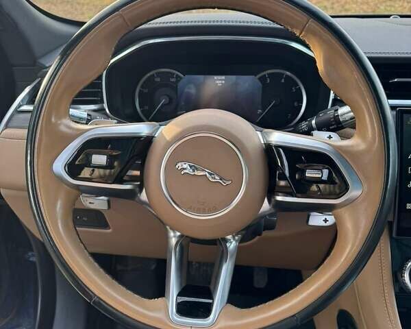 Синій Ягуар Ф-Пейс, об'ємом двигуна 2 л та пробігом 61 тис. км за 32000 $, фото 11 на Automoto.ua