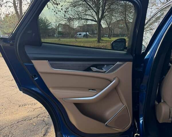 Синій Ягуар Ф-Пейс, об'ємом двигуна 2 л та пробігом 61 тис. км за 32000 $, фото 35 на Automoto.ua