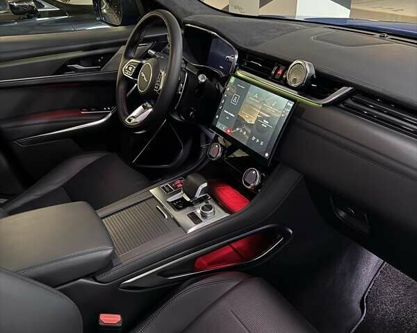 Синій Ягуар Ф-Пейс, об'ємом двигуна 5 л та пробігом 45 тис. км за 75500 $, фото 48 на Automoto.ua