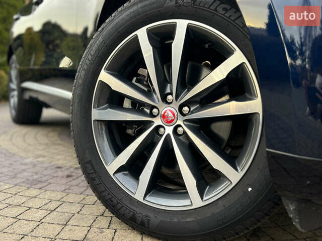 Синий Ягуар Ф-Пейс, объемом двигателя 2 л и пробегом 5 тыс. км за 48999 $, фото 25 на Automoto.ua