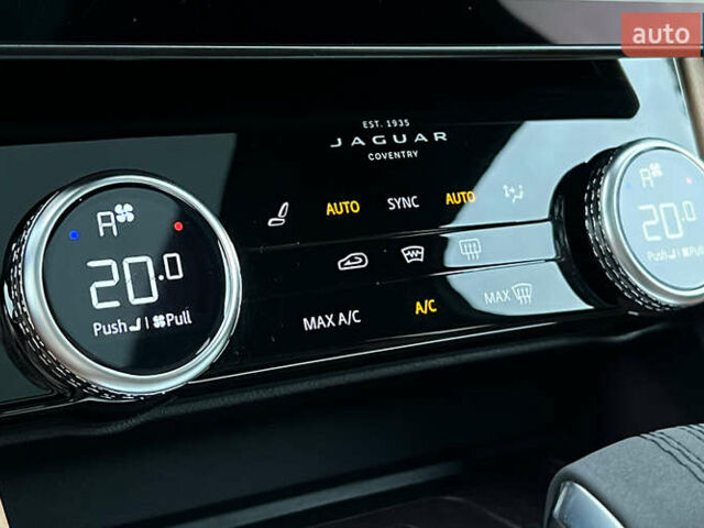 Синий Ягуар Ф-Пейс, объемом двигателя 2 л и пробегом 5 тыс. км за 48999 $, фото 15 на Automoto.ua