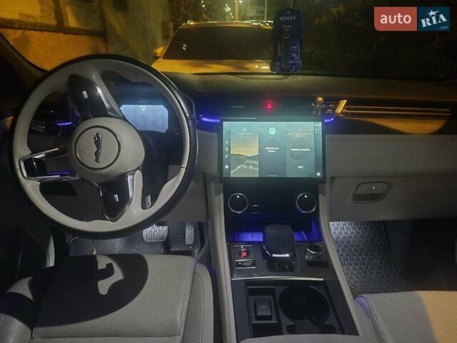 Ягуар Ф-Пейс 2022 в Киеве на Automoto.ua Синий Ягуар Ф-Пейс, объемом двигателя 2 л и пробегом 39 тыс. км за 44500 $, фото 14 на Automoto.ua