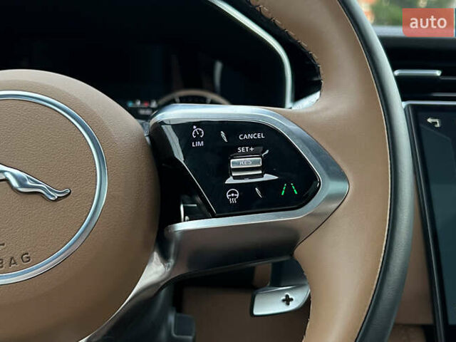 Синий Ягуар Ф-Пейс, объемом двигателя 2 л и пробегом 5 тыс. км за 48999 $, фото 11 на Automoto.ua