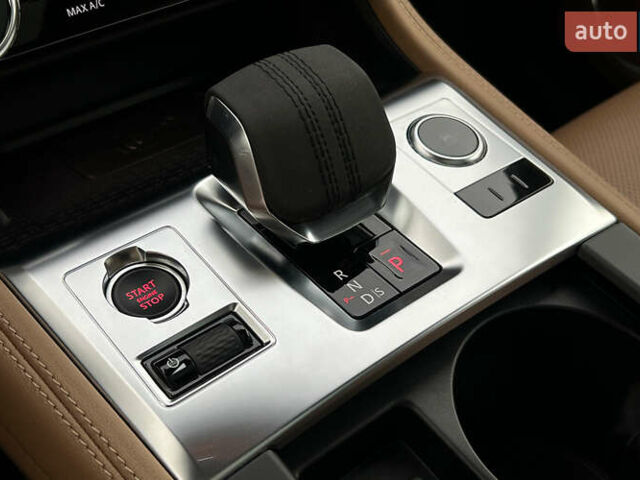 Синий Ягуар Ф-Пейс, объемом двигателя 2 л и пробегом 5 тыс. км за 48999 $, фото 16 на Automoto.ua