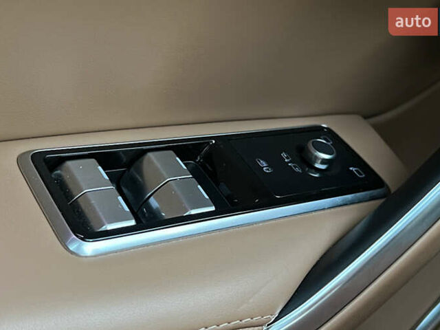 Синий Ягуар Ф-Пейс, объемом двигателя 2 л и пробегом 5 тыс. км за 48999 $, фото 19 на Automoto.ua