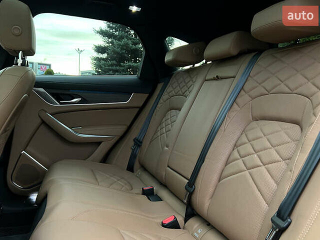 Синий Ягуар Ф-Пейс, объемом двигателя 2 л и пробегом 5 тыс. км за 48999 $, фото 24 на Automoto.ua