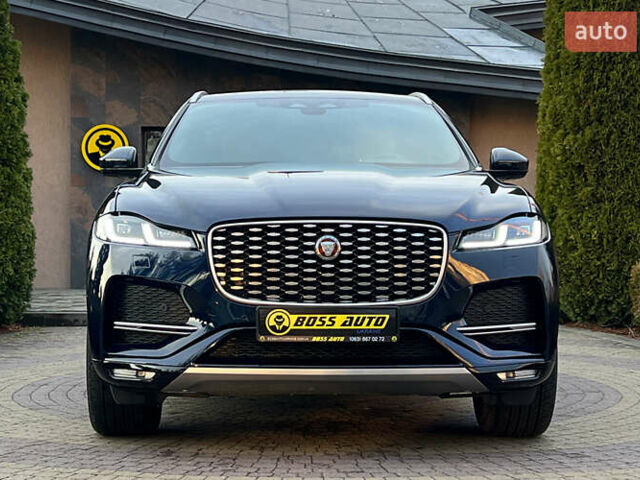 Синий Ягуар Ф-Пейс, объемом двигателя 2 л и пробегом 5 тыс. км за 48999 $, фото 1 на Automoto.ua