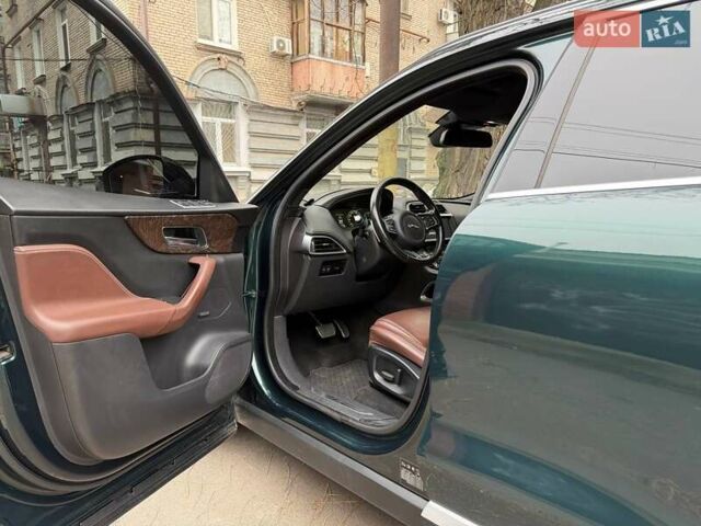 Зеленый Ягуар Ф-Пейс, объемом двигателя 2.99 л и пробегом 143 тыс. км за 28000 $, фото 10 на Automoto.ua