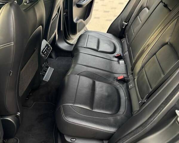 Зелений Ягуар Ф-Пейс, об'ємом двигуна 2 л та пробігом 140 тис. км за 26500 $, фото 29 на Automoto.ua