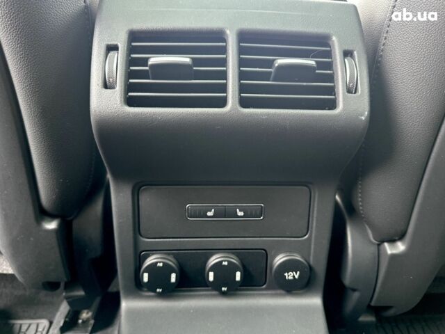 Зеленый Ягуар Ф-Пейс, объемом двигателя 2 л и пробегом 131 тыс. км за 18700 $, фото 14 на Automoto.ua