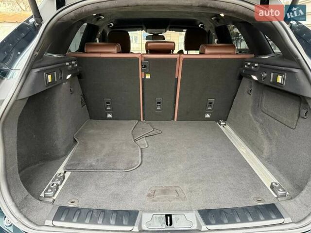 Зеленый Ягуар Ф-Пейс, объемом двигателя 2.99 л и пробегом 143 тыс. км за 28000 $, фото 15 на Automoto.ua