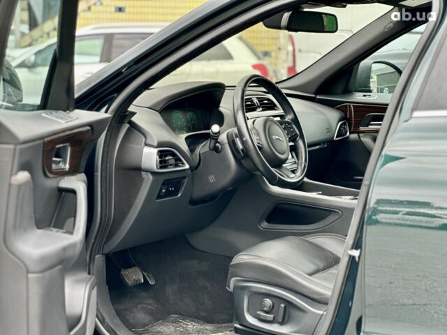 Зеленый Ягуар Ф-Пейс, объемом двигателя 2 л и пробегом 131 тыс. км за 18700 $, фото 9 на Automoto.ua