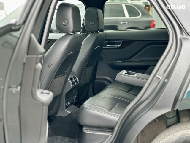 Зеленый Ягуар Ф-Пейс, объемом двигателя 2 л и пробегом 131 тыс. км за 18700 $, фото 17 на Automoto.ua