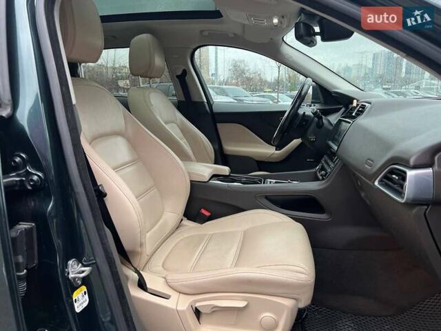 Зеленый Ягуар Ф-Пейс, объемом двигателя 2 л и пробегом 115 тыс. км за 22990 $, фото 13 на Automoto.ua