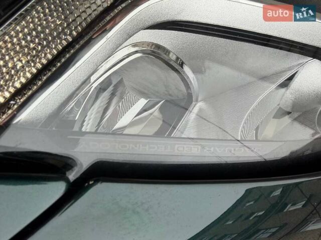 Зеленый Ягуар Ф-Пейс, объемом двигателя 2.99 л и пробегом 143 тыс. км за 28000 $, фото 9 на Automoto.ua